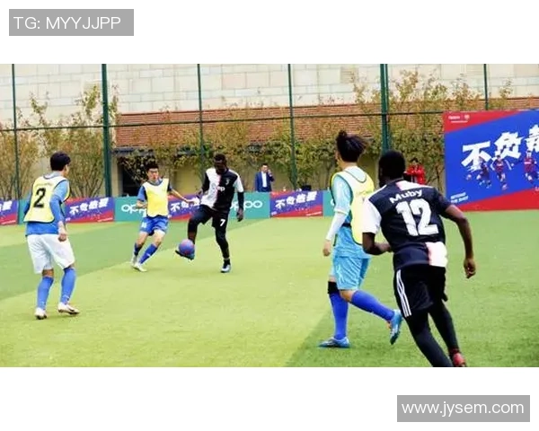 香港足球明星队走进铁道文化探索之旅展现运动与交通的完美结合